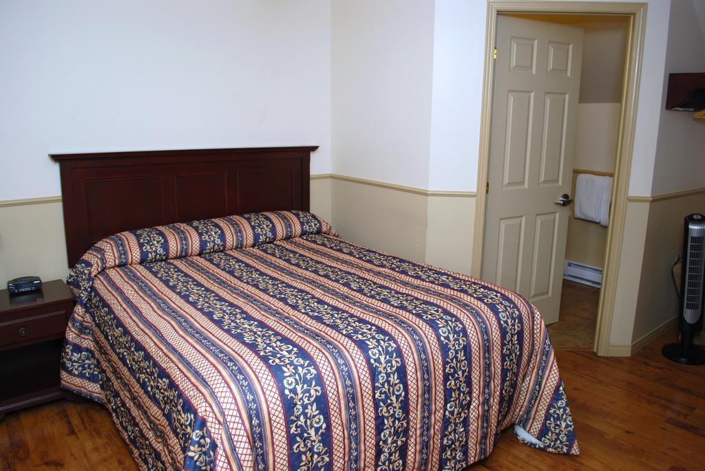 De L'evêché Mini-hôtel 3*